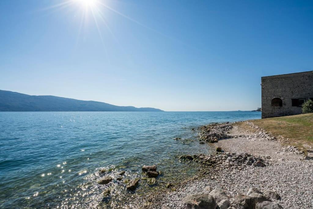 Oleandro Apartment Directly On The Lake Gargnano Exteriér fotografie