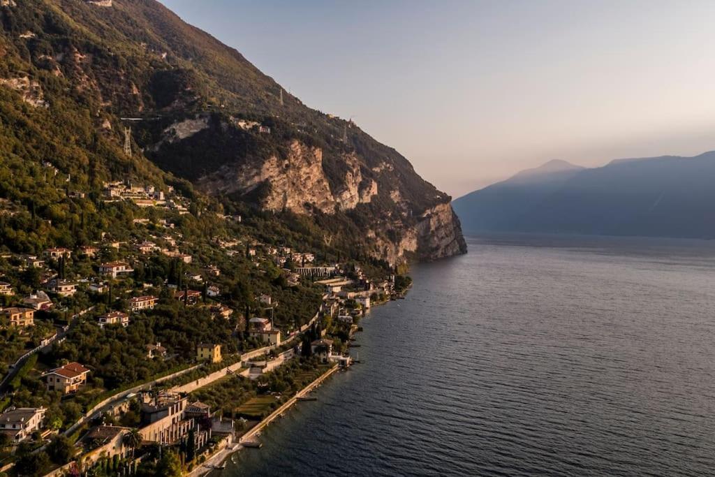 Oleandro Apartment Directly On The Lake Gargnano Exteriér fotografie